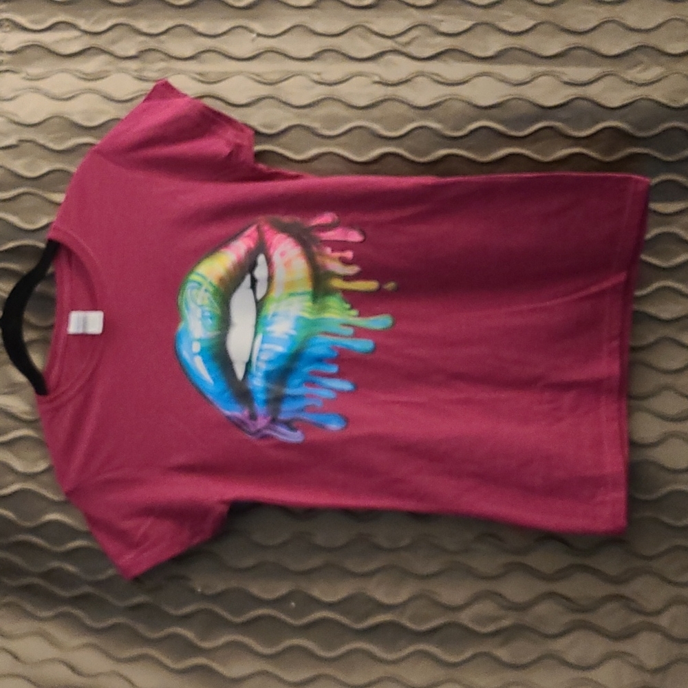 Women Rainbow Lip T-shirt sz M